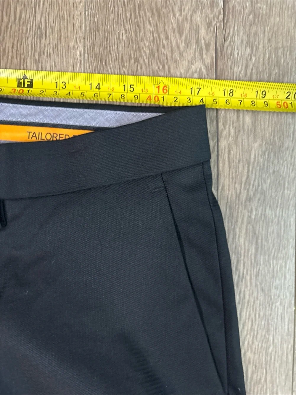 Haggar Mens Tailored fit Dress Pants Size 34W/32L Black Solid